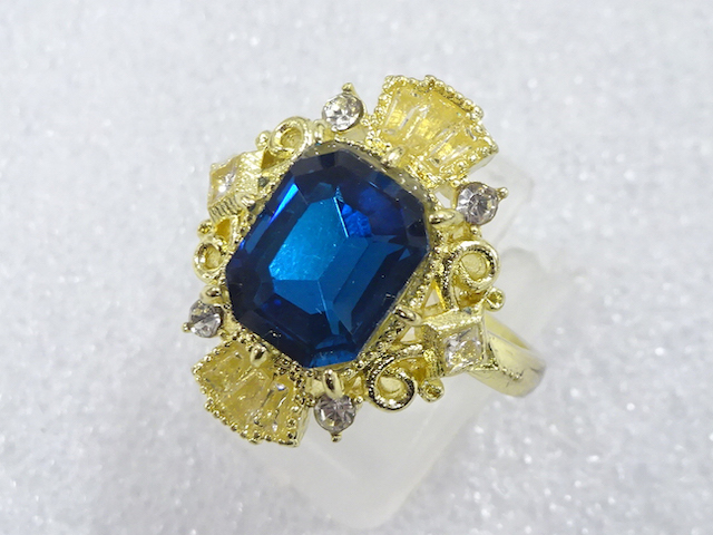 JAPANESE KIMONO / ANTIQUE COLORED STONE RING (SIZE 21.5)